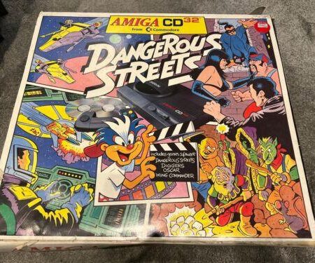 Console Amiga CD32 [Dangerous Streets]
